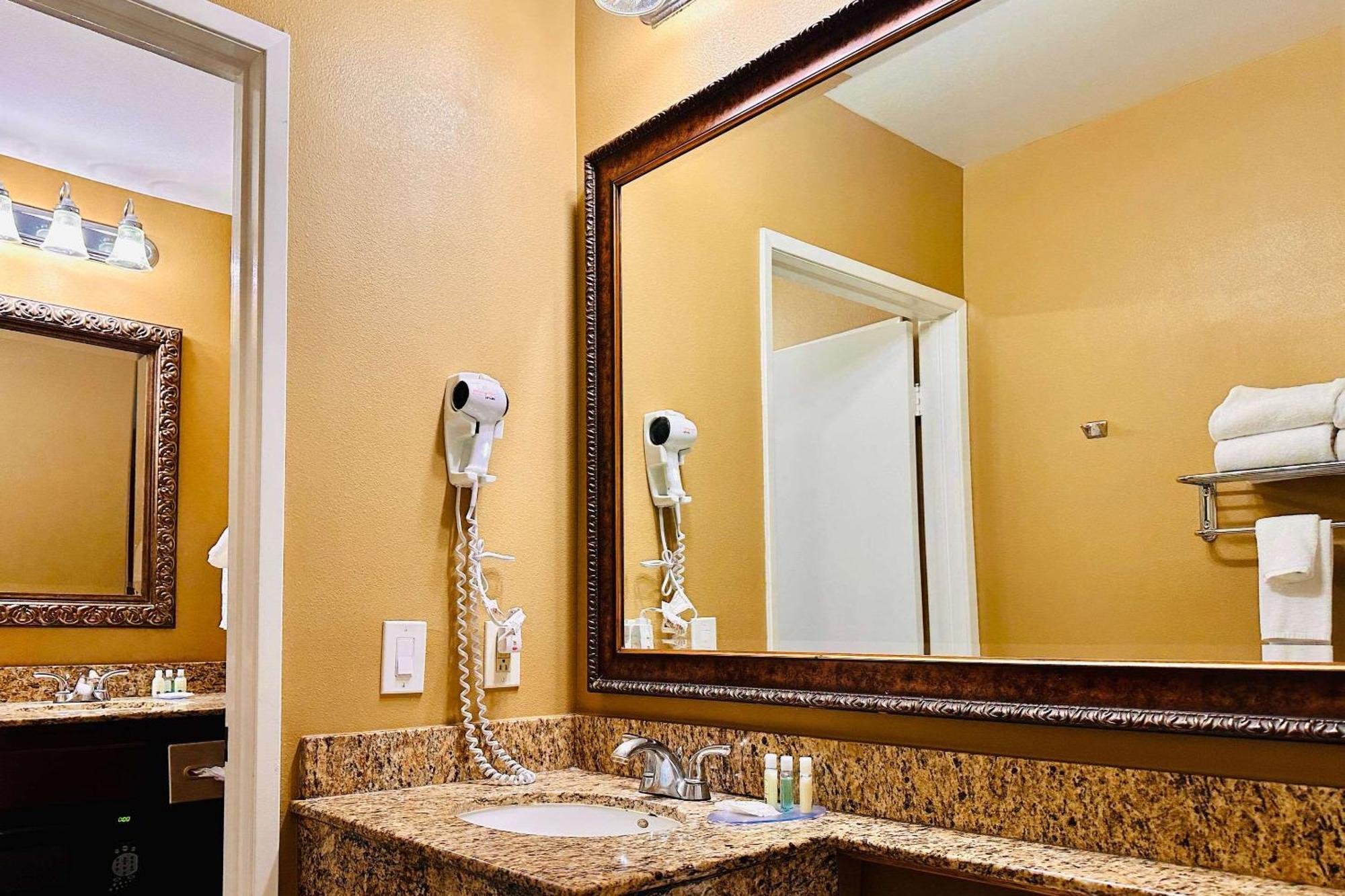 Quality Inn & Suites Westminster Seal Beach Eksteriør bilde