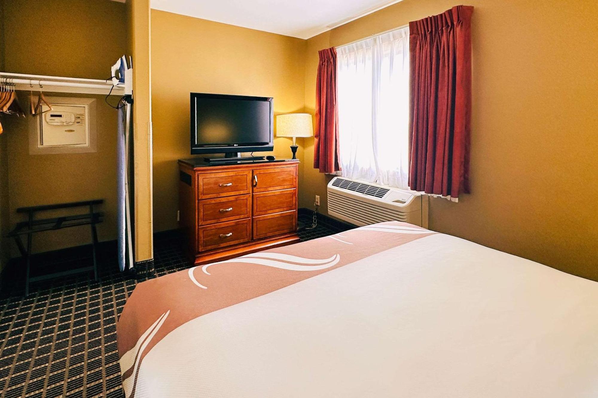 Quality Inn & Suites Westminster Seal Beach Eksteriør bilde